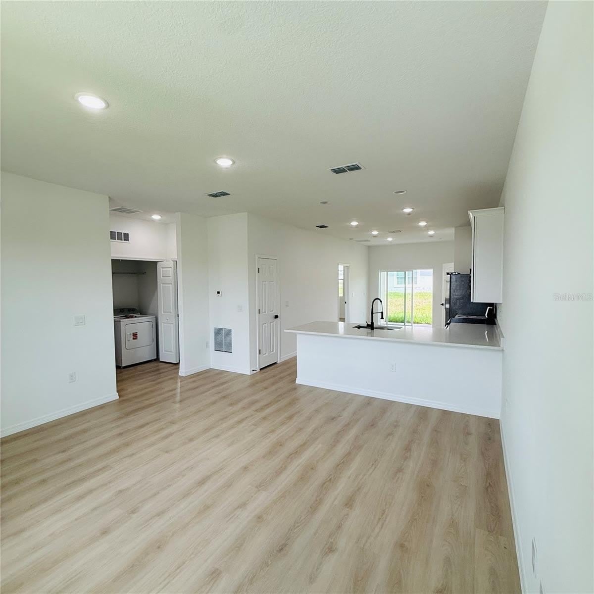 602 DESMOINES Court – photo 4