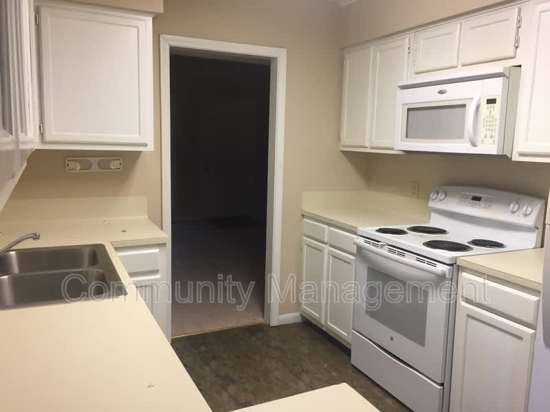 1540 Sharlo Ave – photo 4