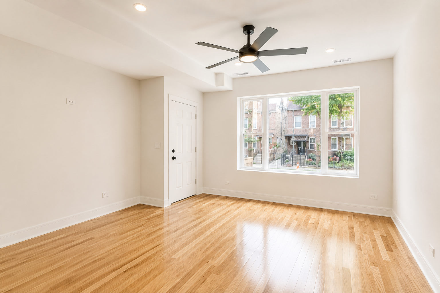 3136 North Ridgeway Avenue – photo 2