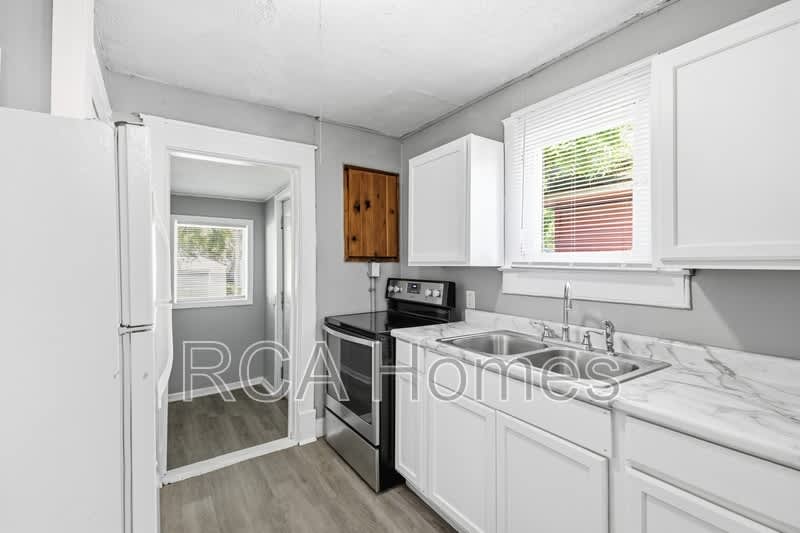 1358 North Gale Street – photo 5