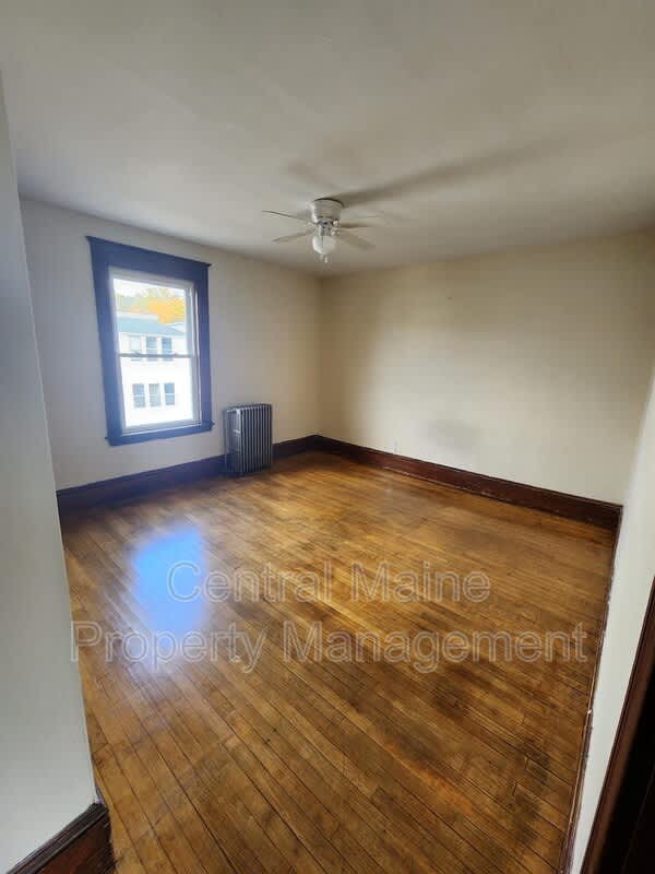 33 Bradley St. – photo 3