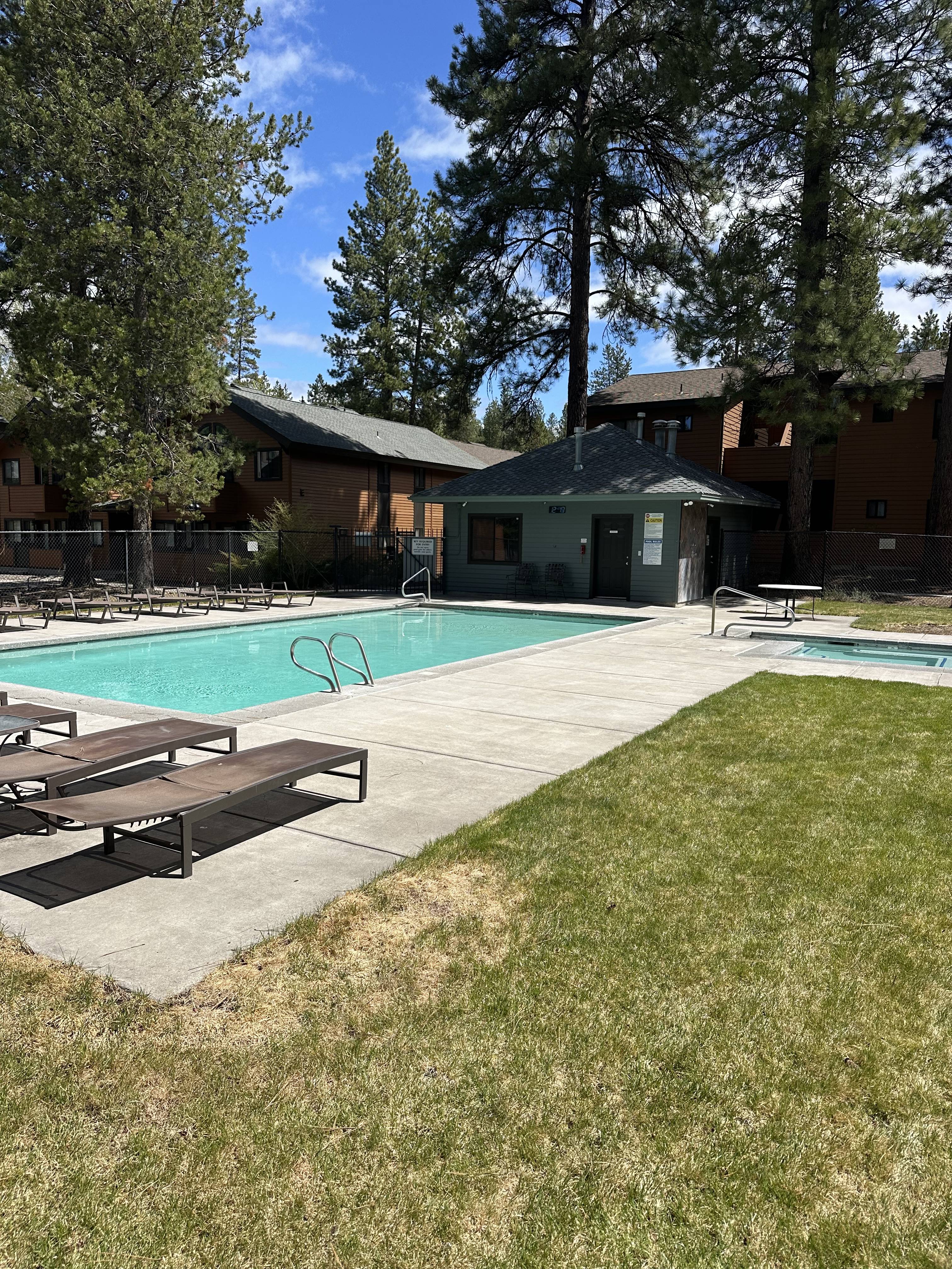 56856 Enterprise Dr – photo 1