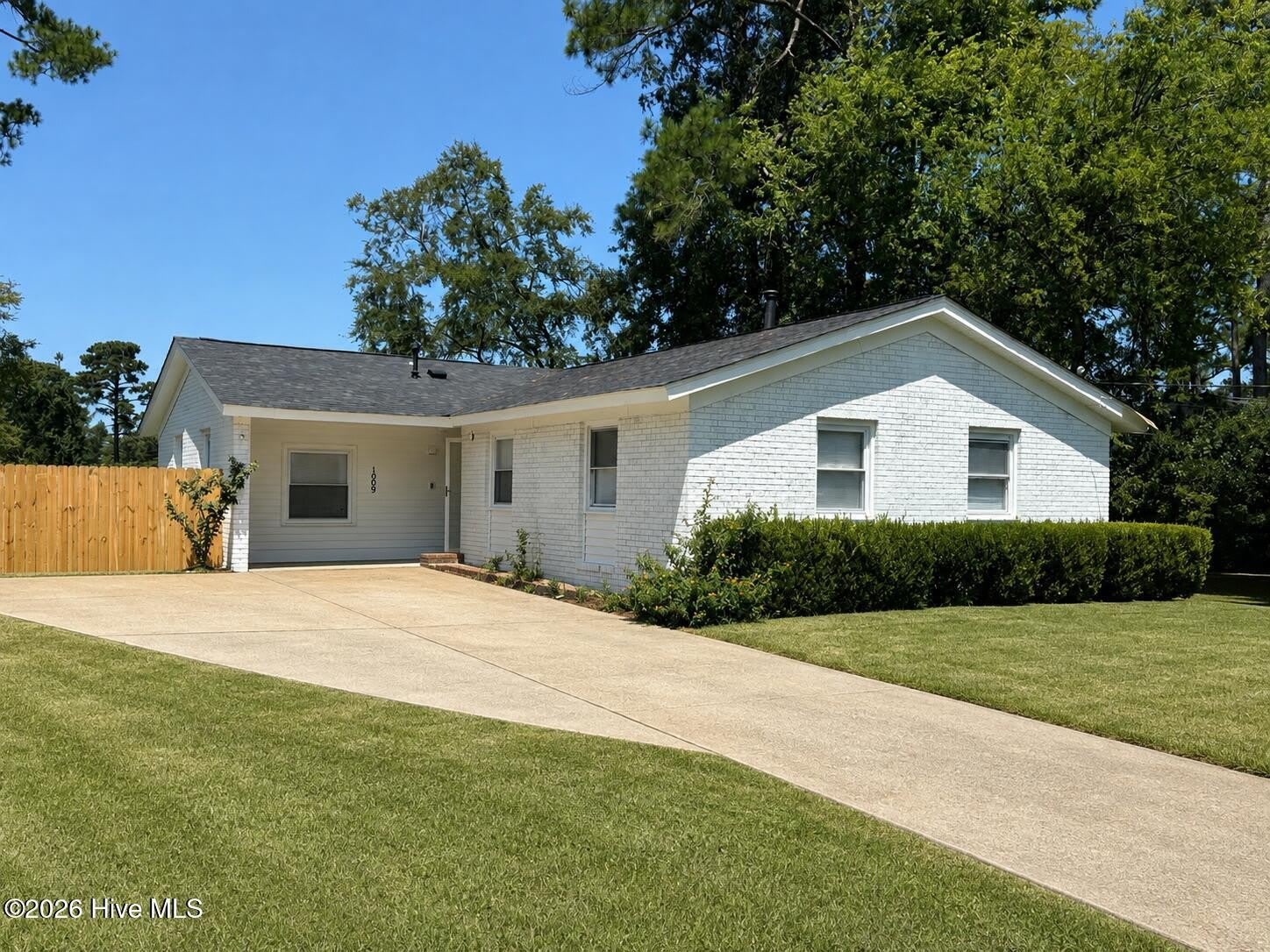 1209 Azalea Drive – photo 1