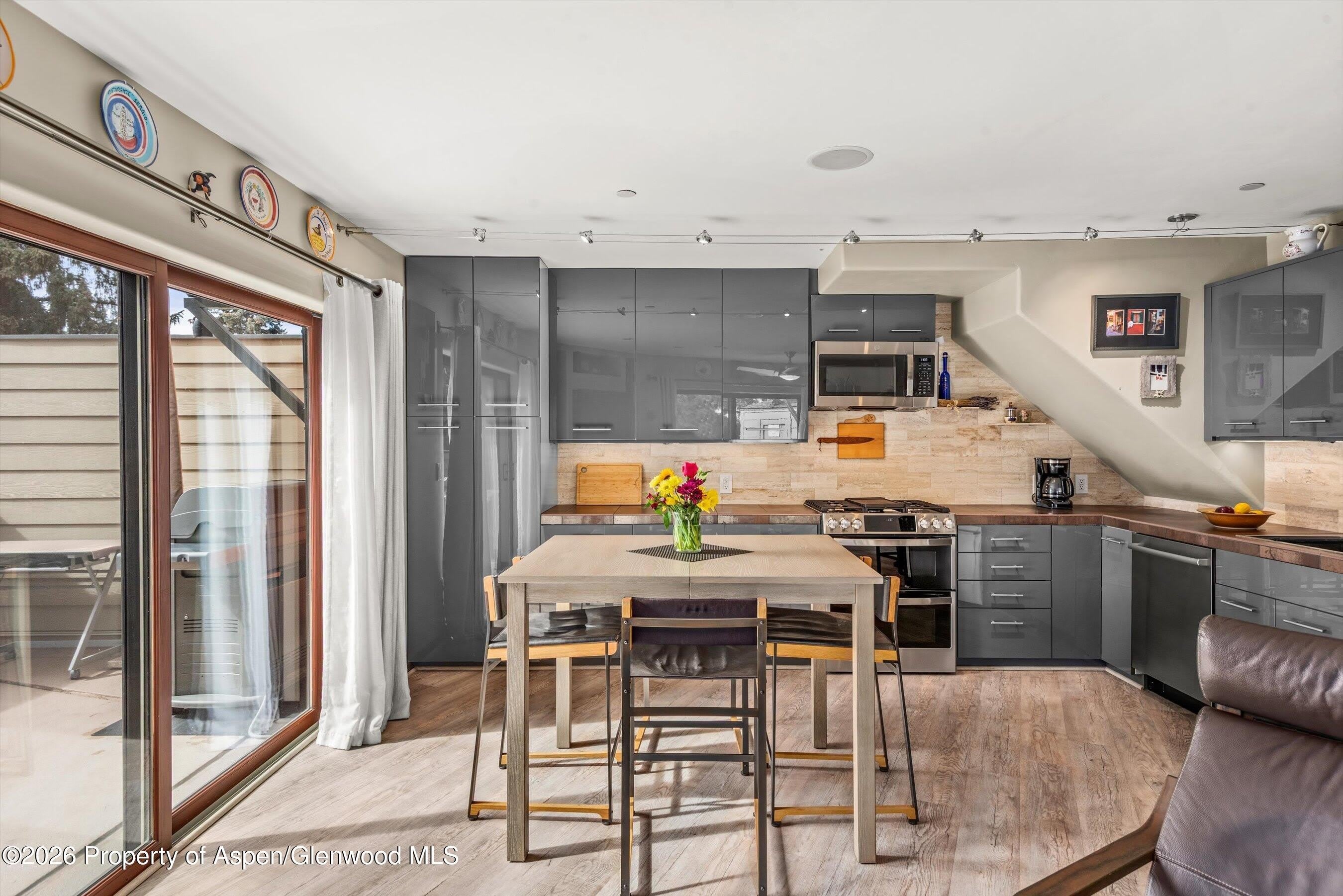 100 Midland Avenue – photo 5