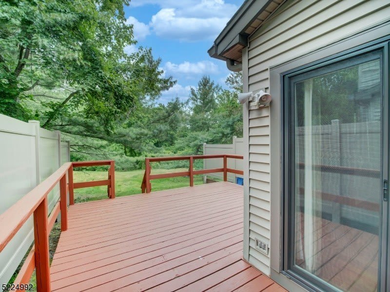 402 Marten Rd – photo 4