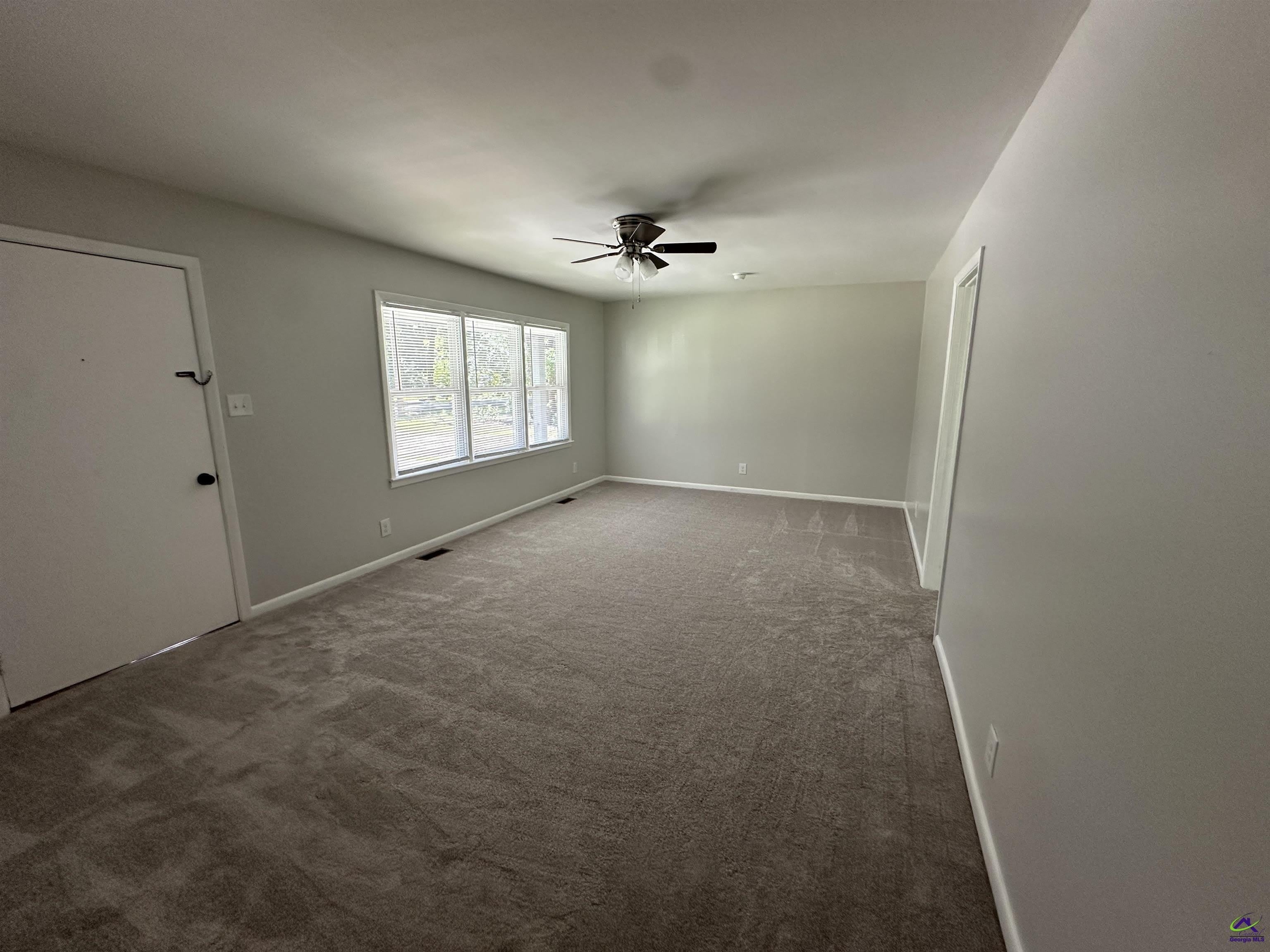 1021 Greenwood Dr – photo 4