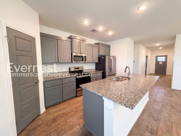 2207 Hornbeam Street – photo 5