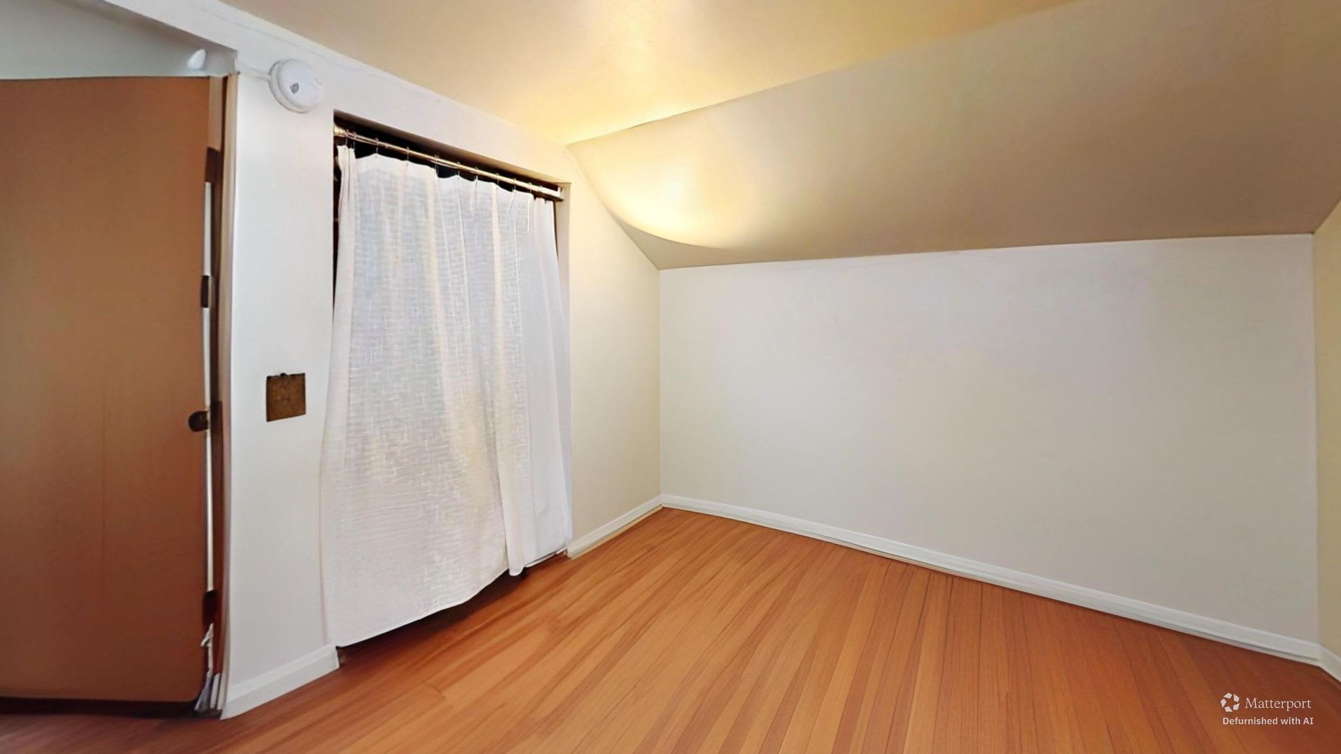 Spacious 5-Bedroom, 4-Bathroom Home 1 MONTH FREE RENT ( 10 Walnut St) – photo 5