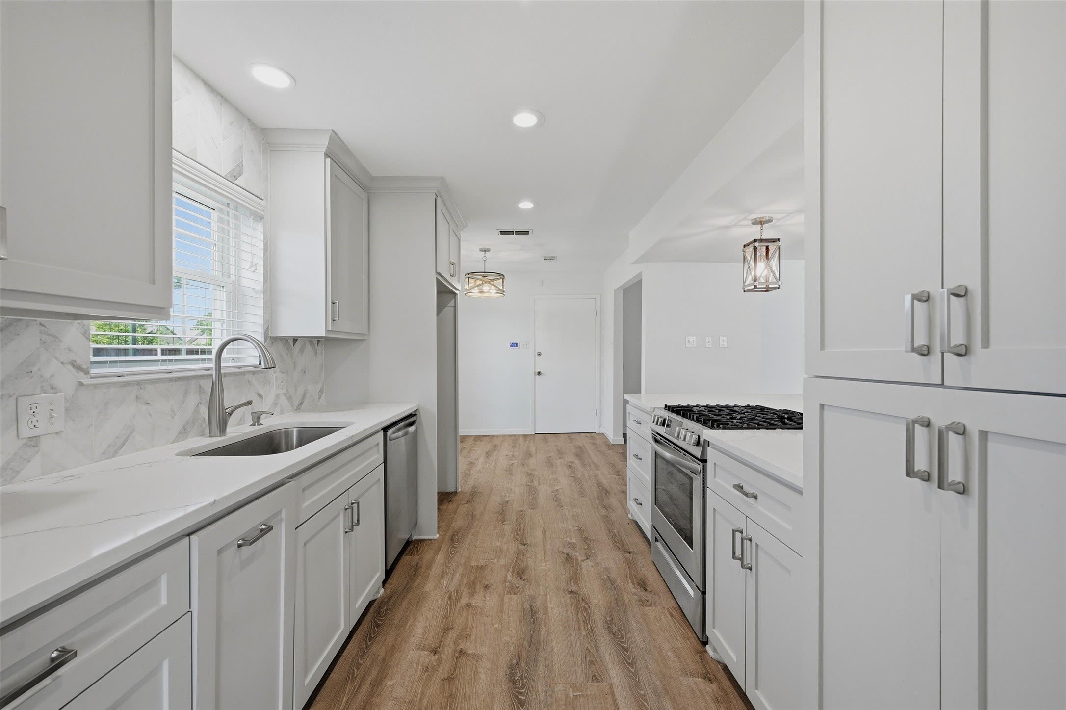 720 Blanton Drive – photo 5