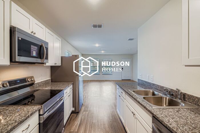 417 Carver Avenue – photo 4