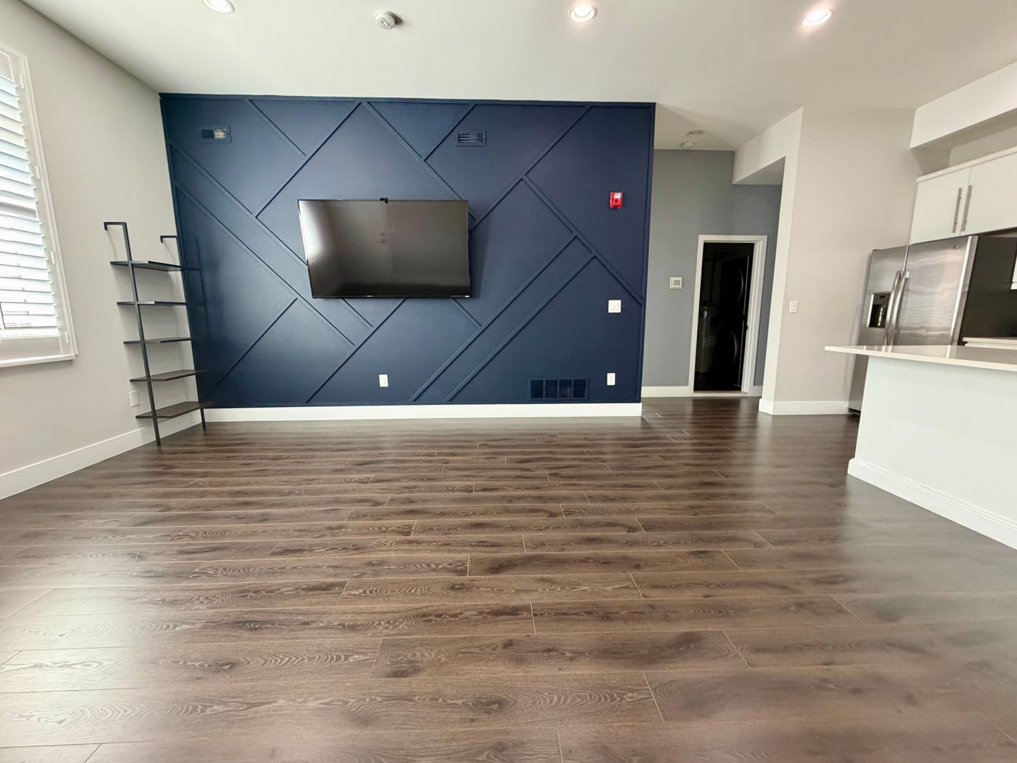 Stunning 2-Bedroom Home in Olde Kensington! Available NOW! – photo 5
