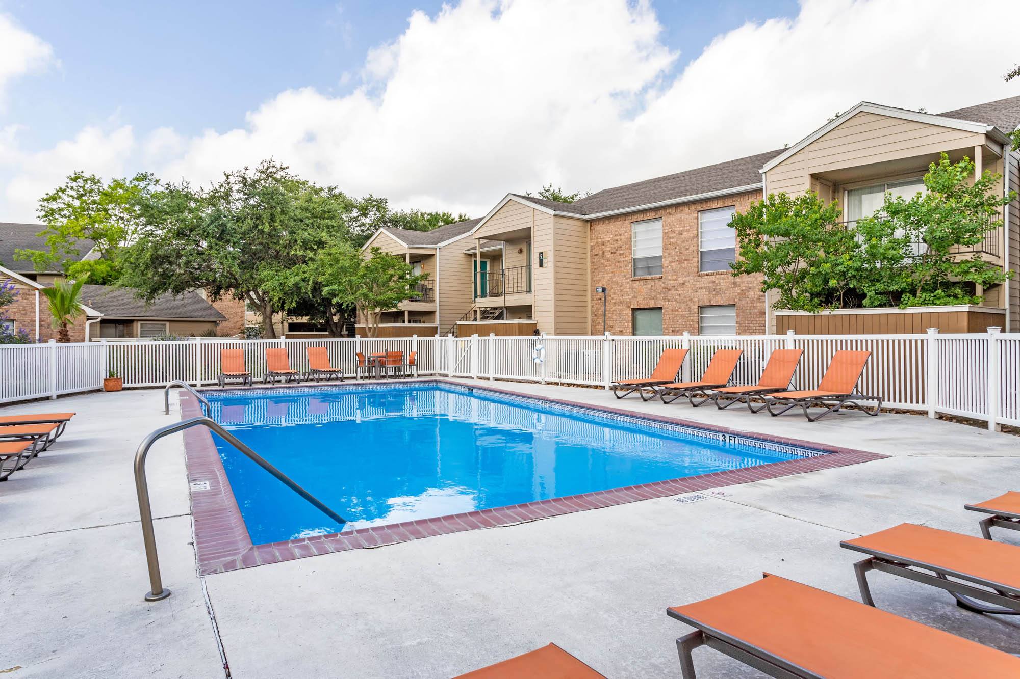 Riverstone Apartments – photo 2