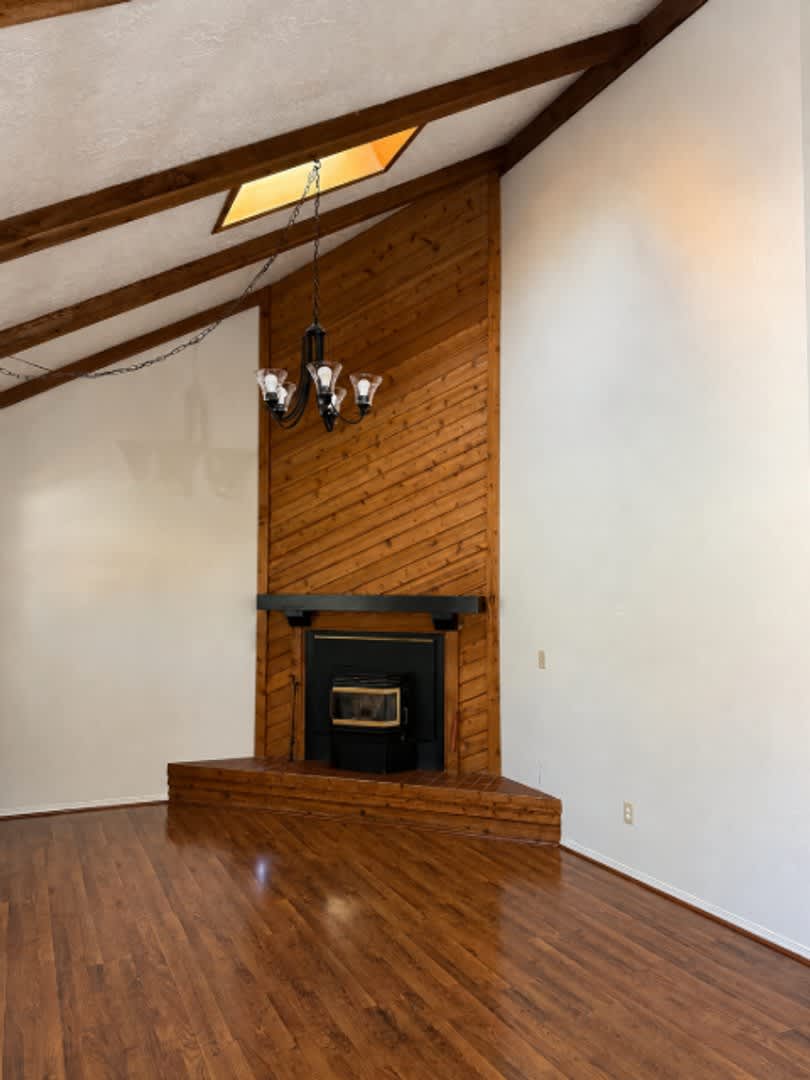 4 Bedroom Home With Finished Basement Attached Garage – photo 3