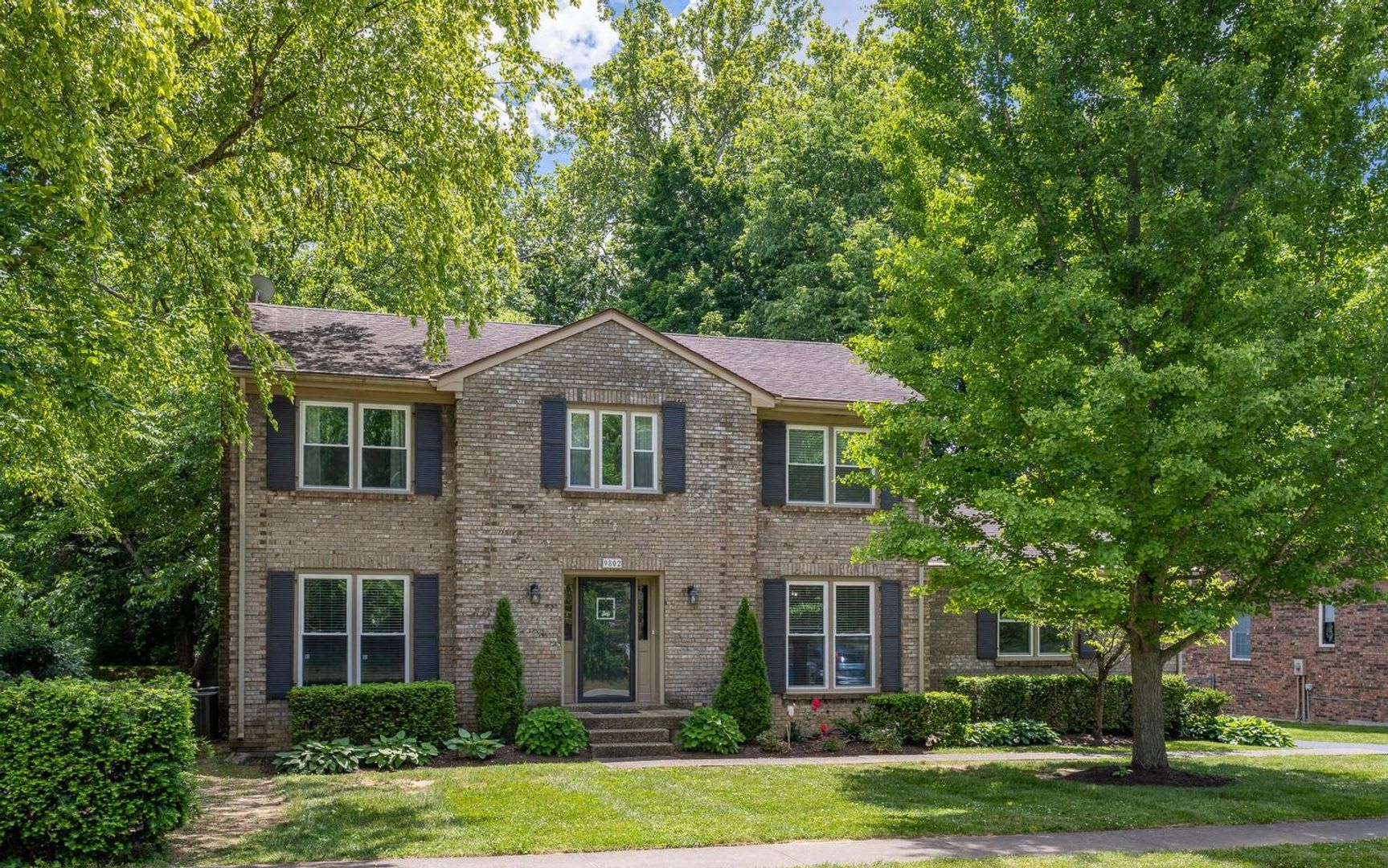East Louisville -4 bed, 2.5 bath home – photo 1