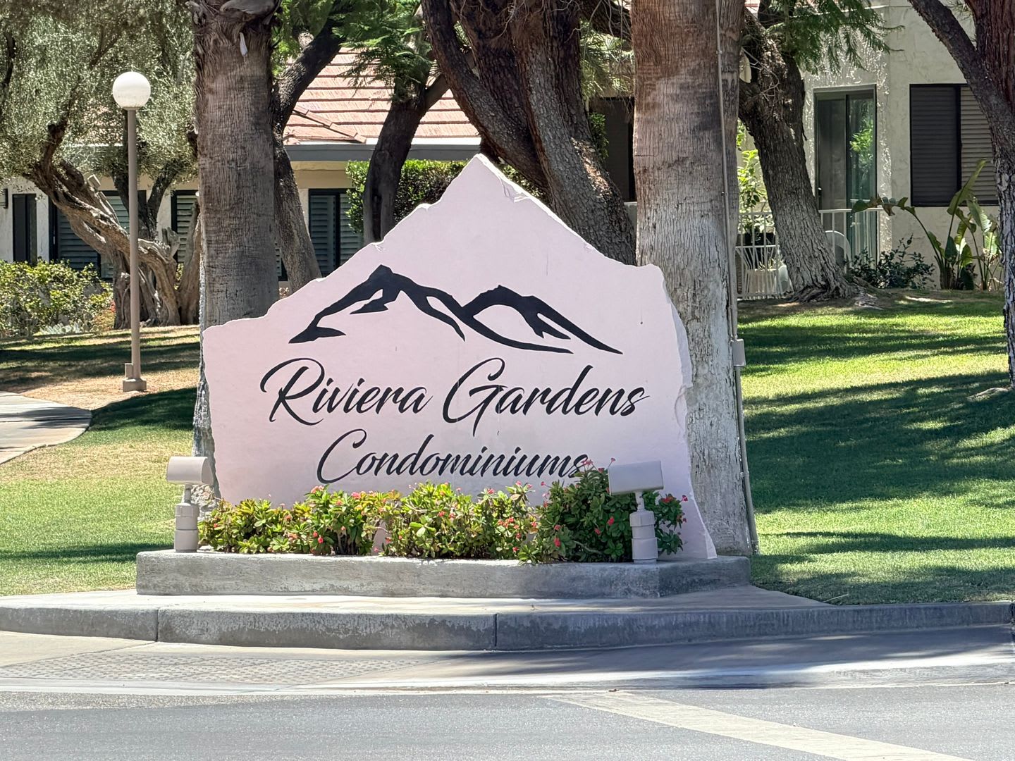 Charming One Bedroom Condo At Riviera Gardens. – photo 2