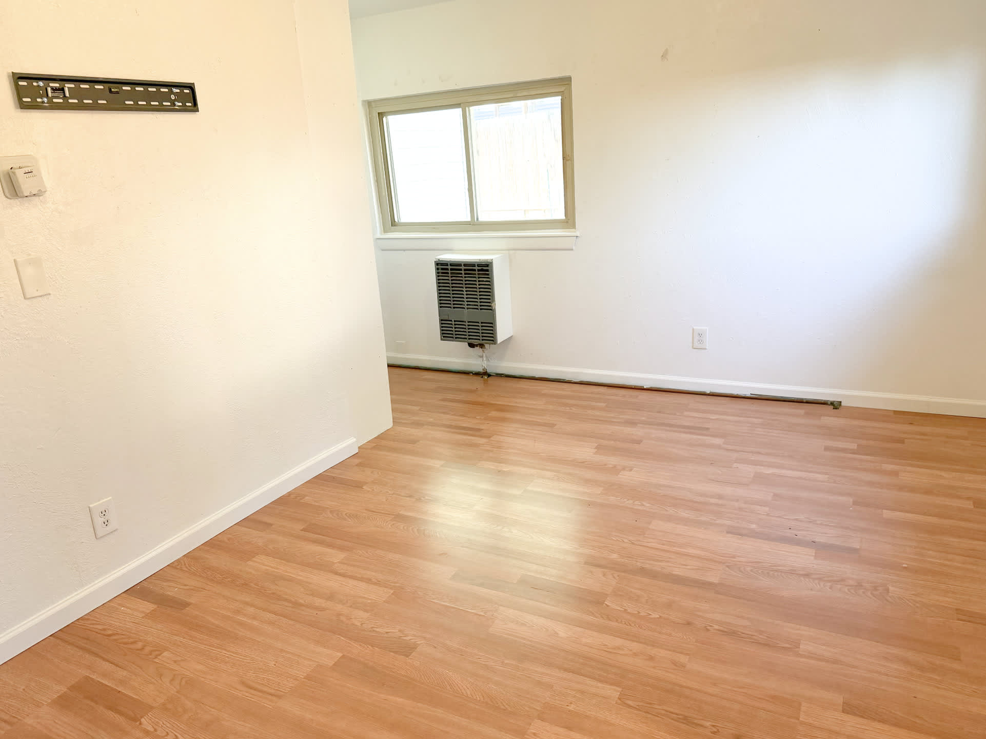 4881 Broadway A – photo 2