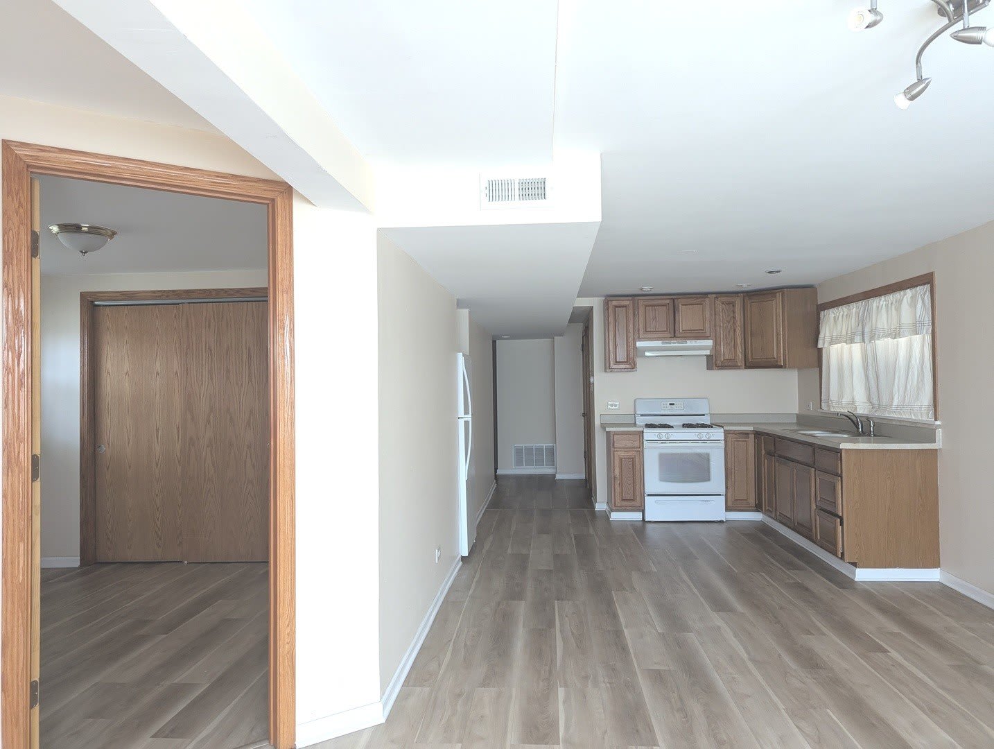 5802 S Archer Avenue – photo 5