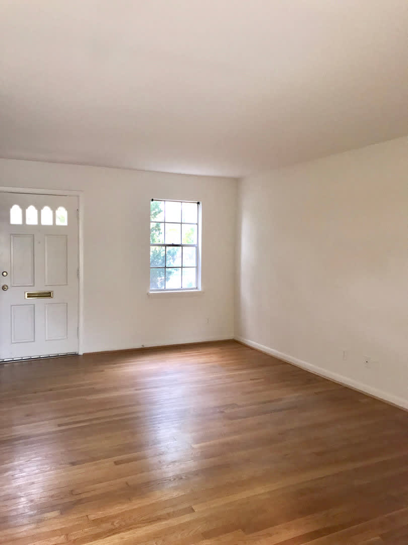Charming Townhouse in Downtown – photo 3