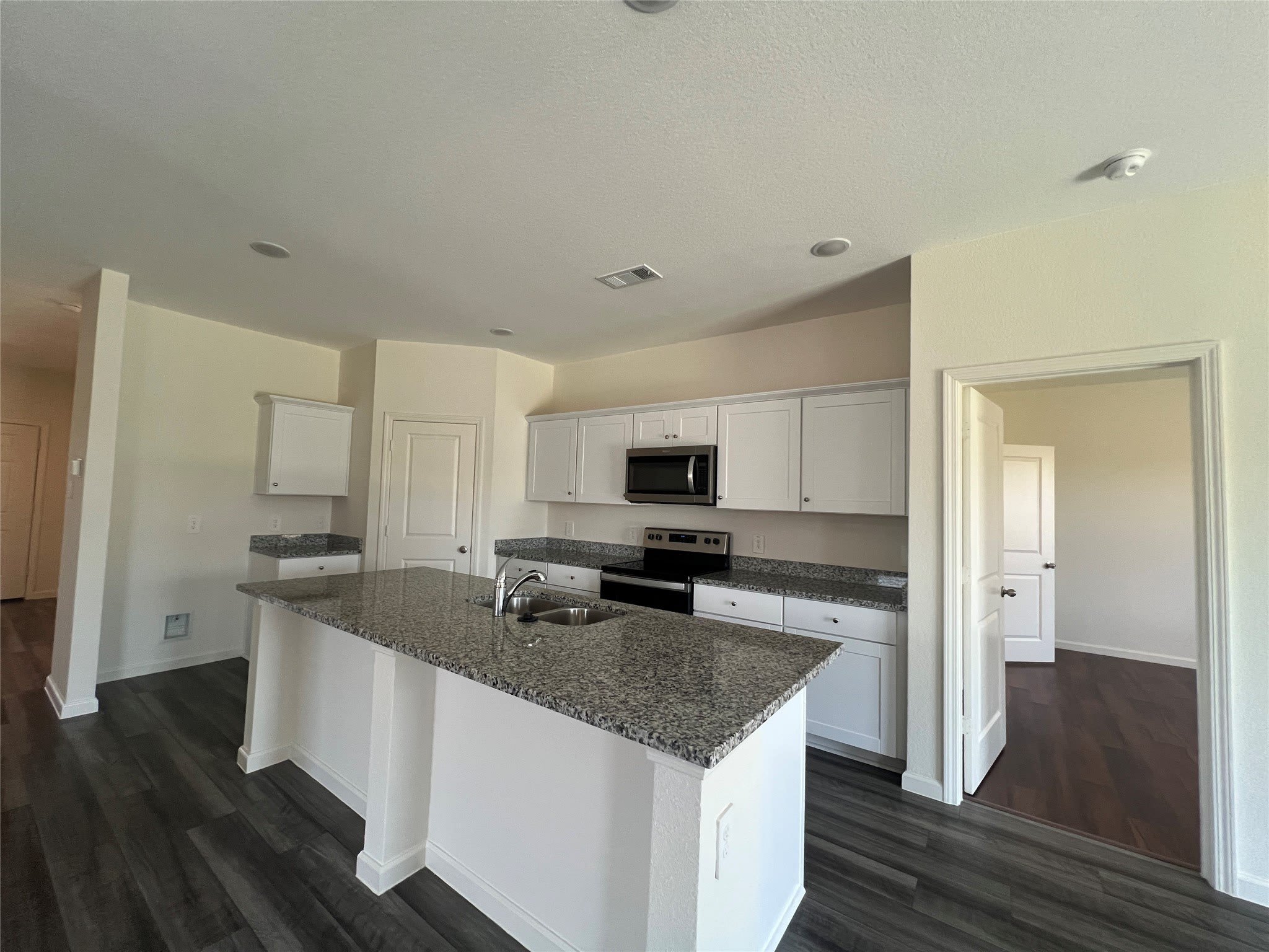 794 Yorkshire Drive – photo 4