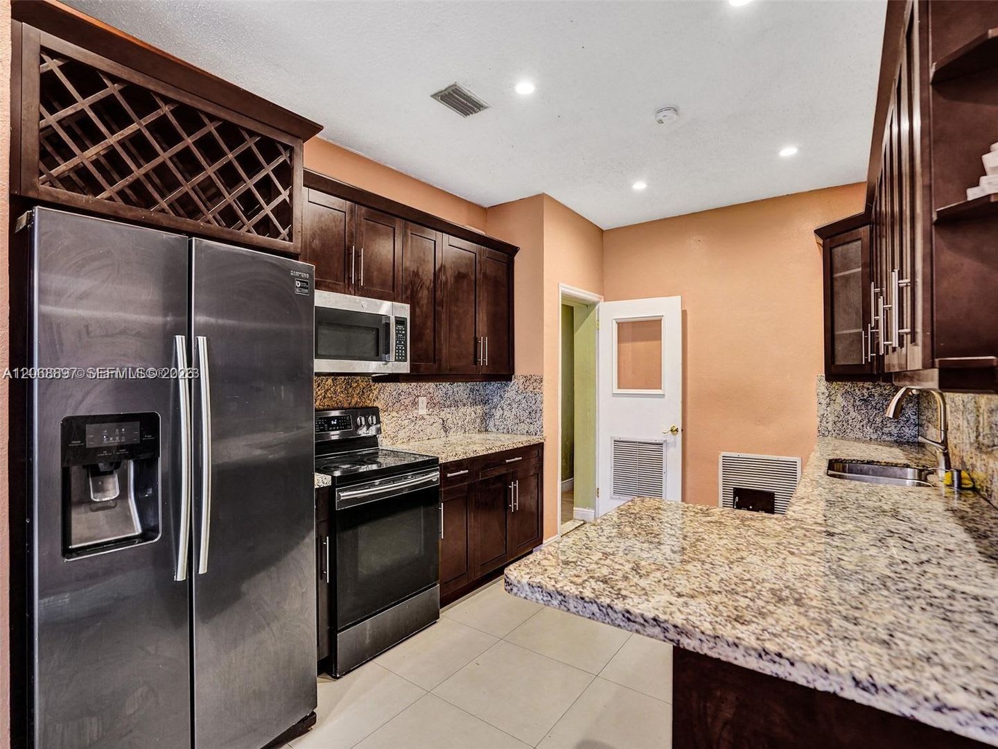 1161 NE 202nd Street, Miami, FL 33179 – photo 5