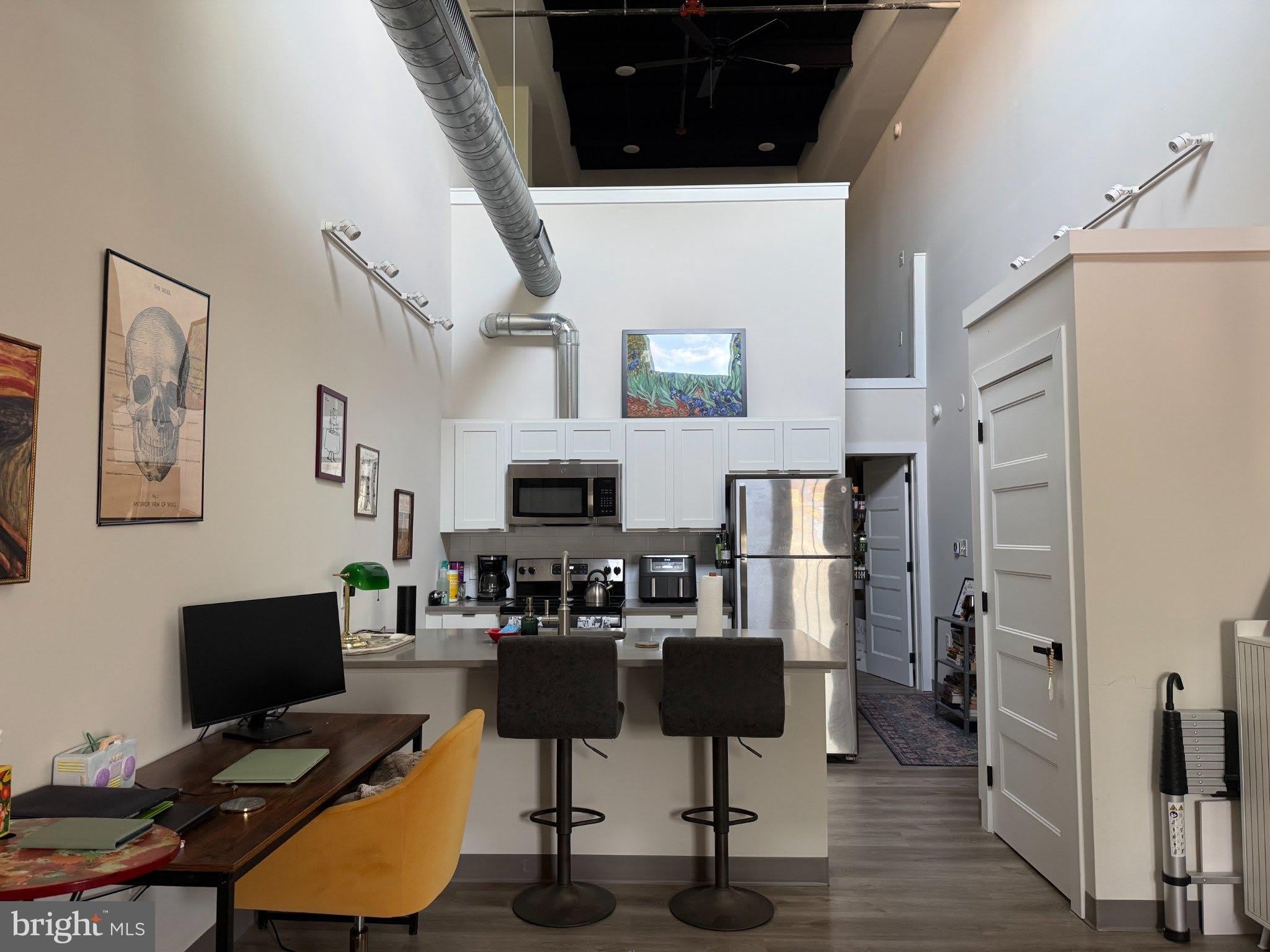 224 HALL Street – photo 1