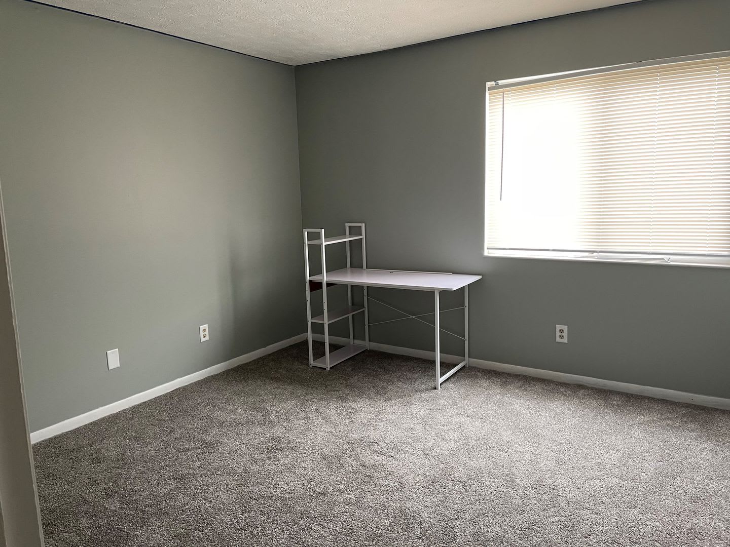Well-Maintained 2-Bedroom Top-Floor Condo in Centerville – photo 5