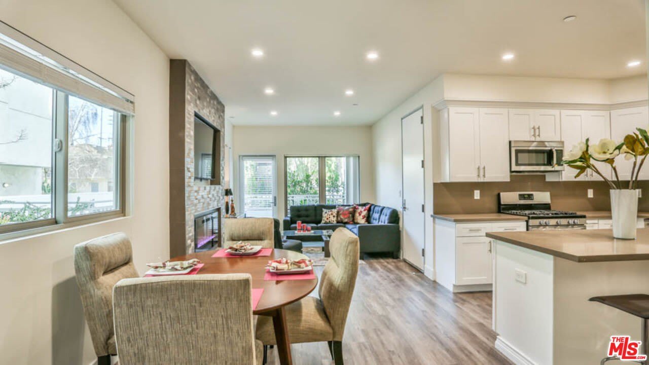 1424 S Bentley Ave – photo 4