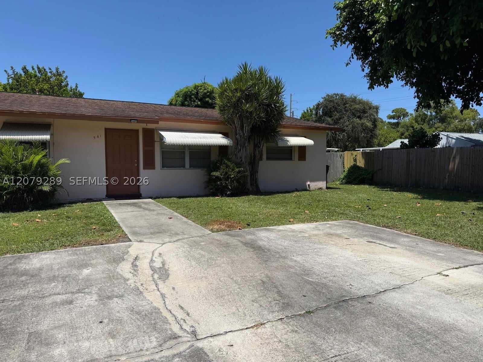 541 Mercury St – photo 2