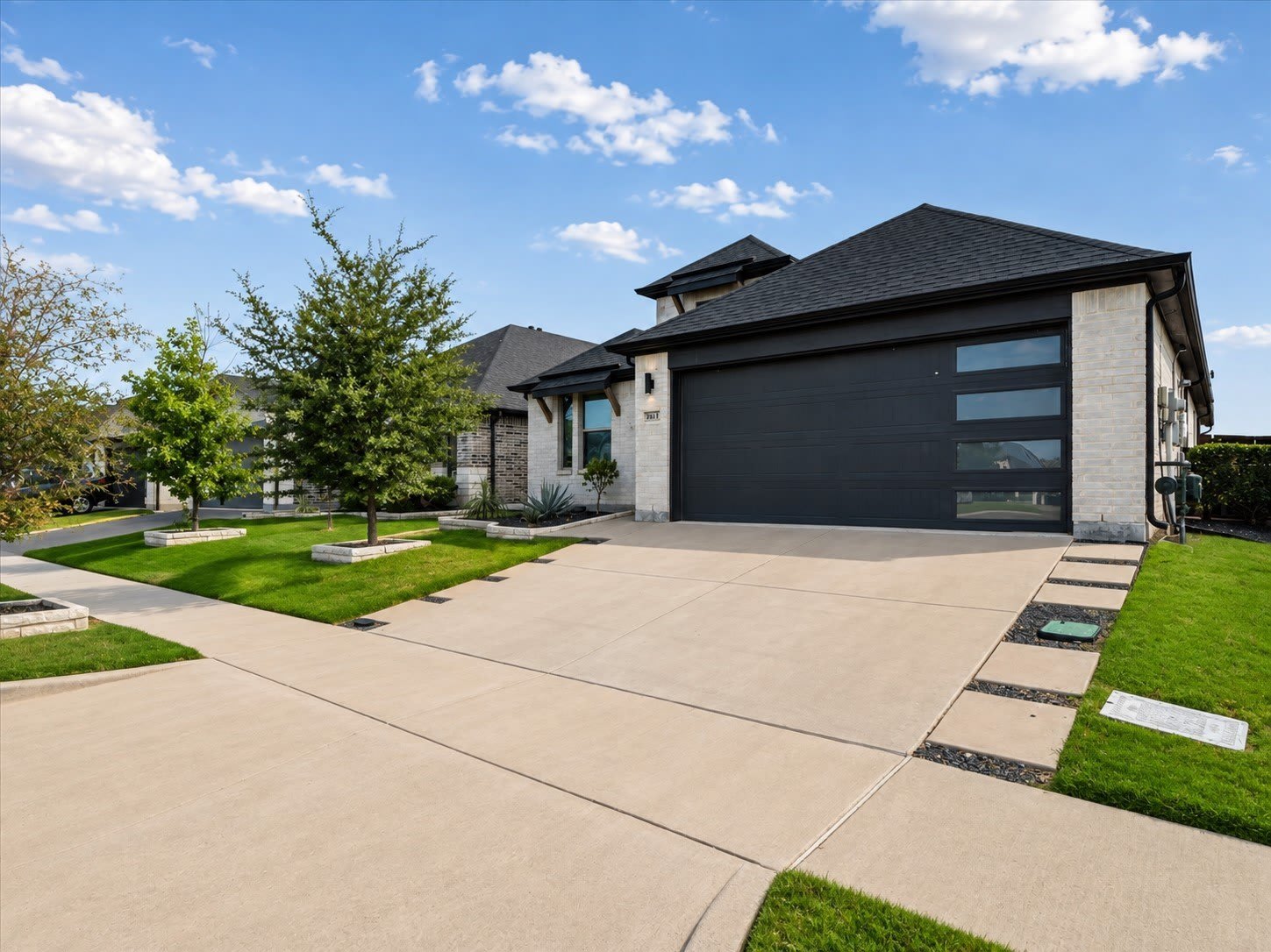 2913 Sunnyside Drive – photo 2