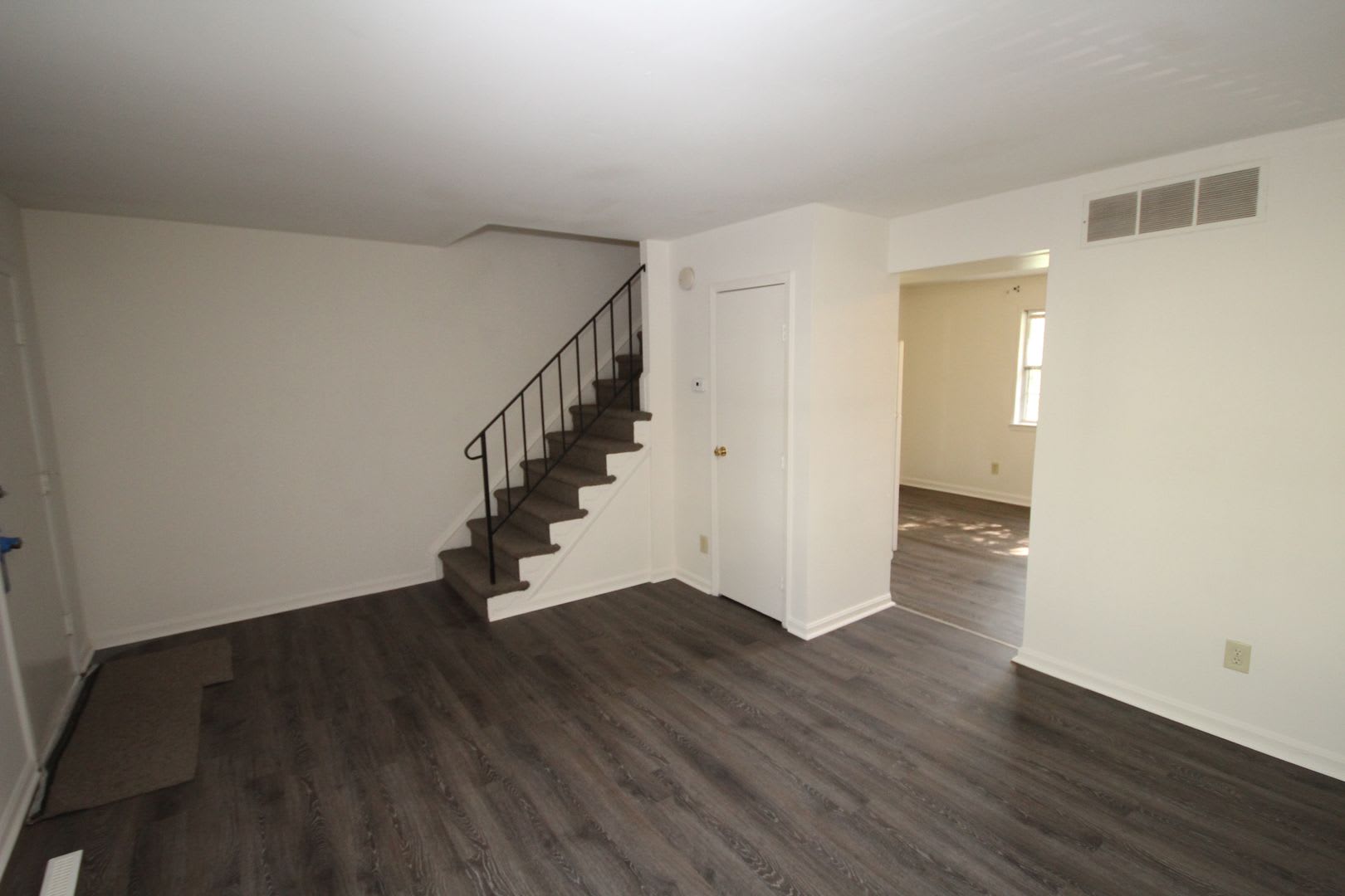 Freshly renovated 3 bedroom with bonus room in Edgewood, MD! – photo 3