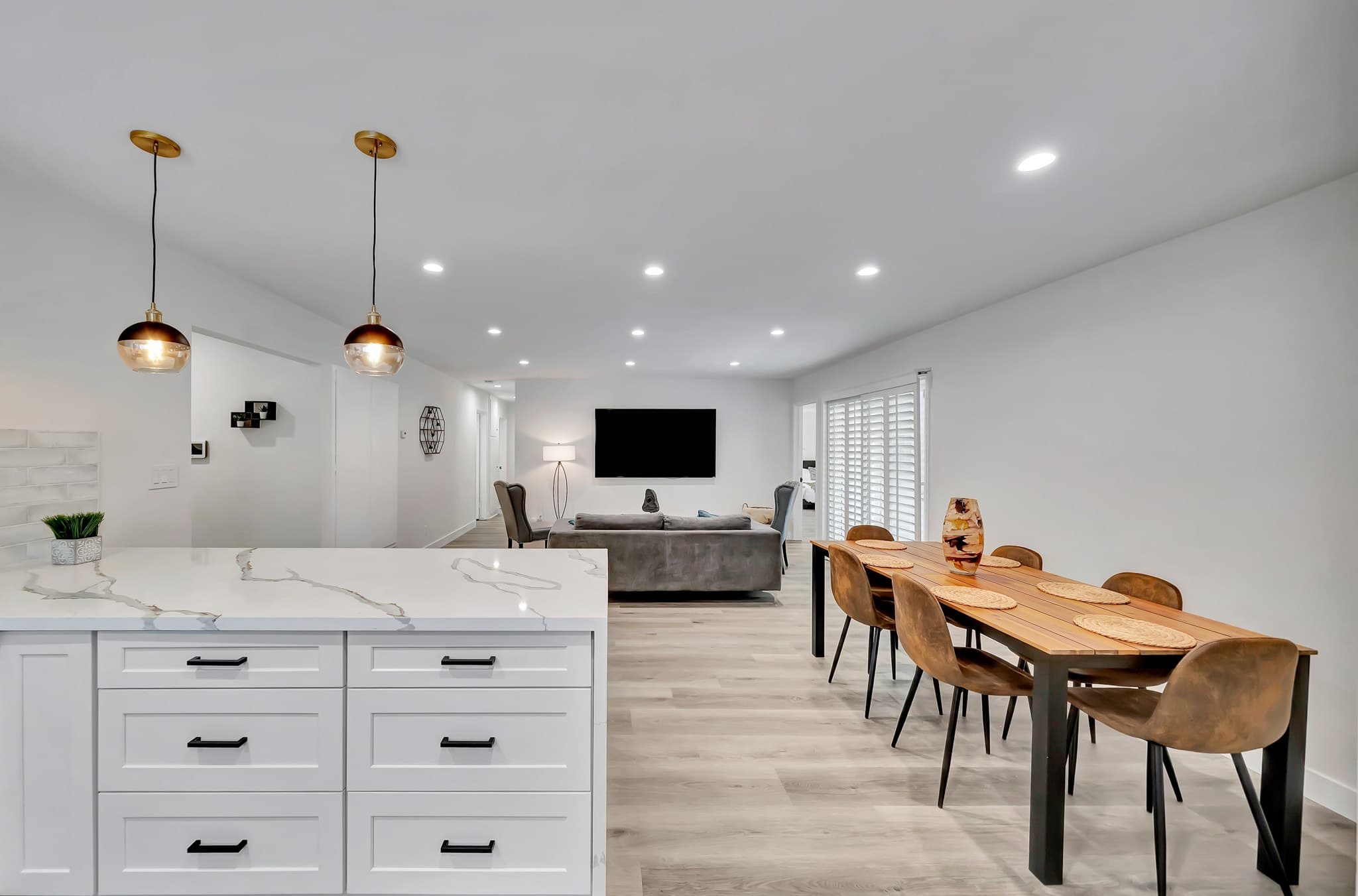 23714 Archwood St – photo 3