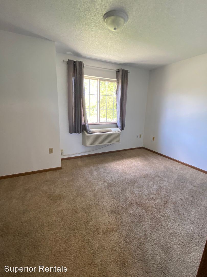Hillcrest Apts – photo 2