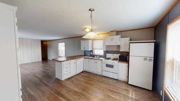 124 Delta Avenue – photo 1