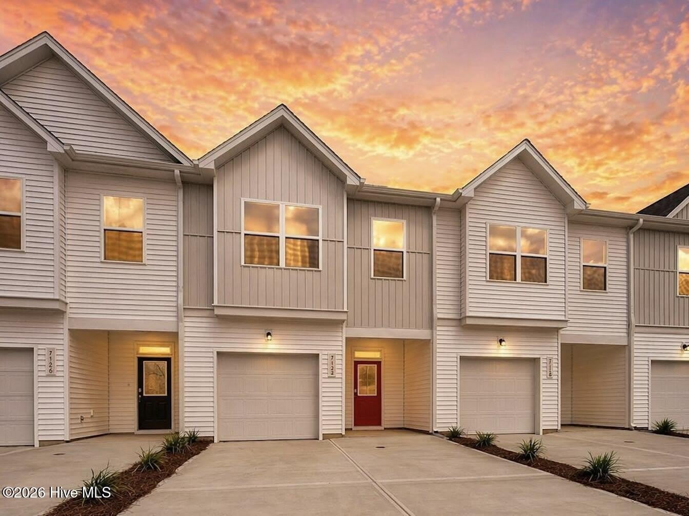 7114 Fisk Drive NE – photo 1