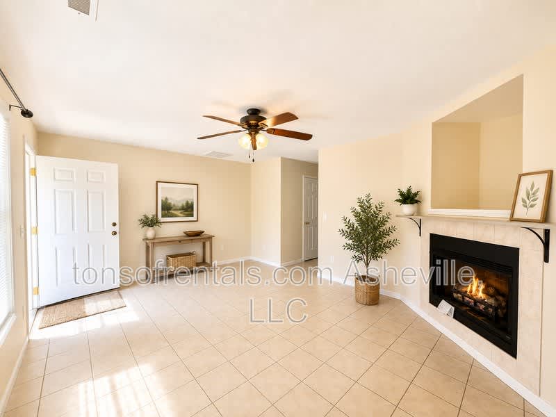 28 Rotunda Circle – photo 4