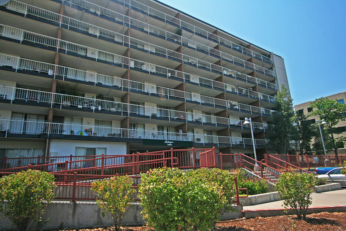 One Bedroom Condominium – photo 2