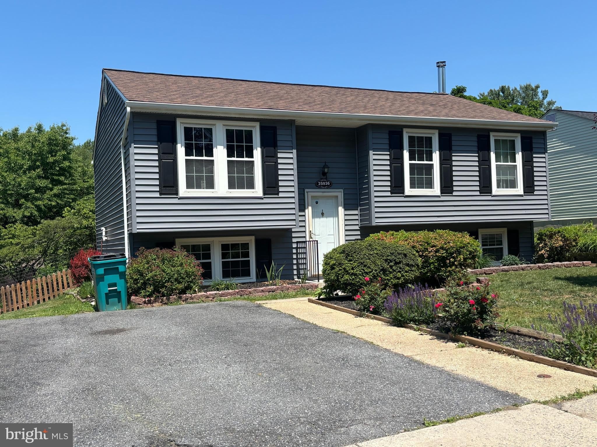 25936 LARGO Court – photo 1