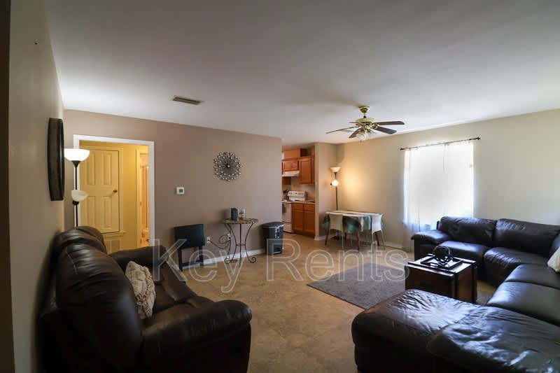 405 E Palmetto Ave – photo 2