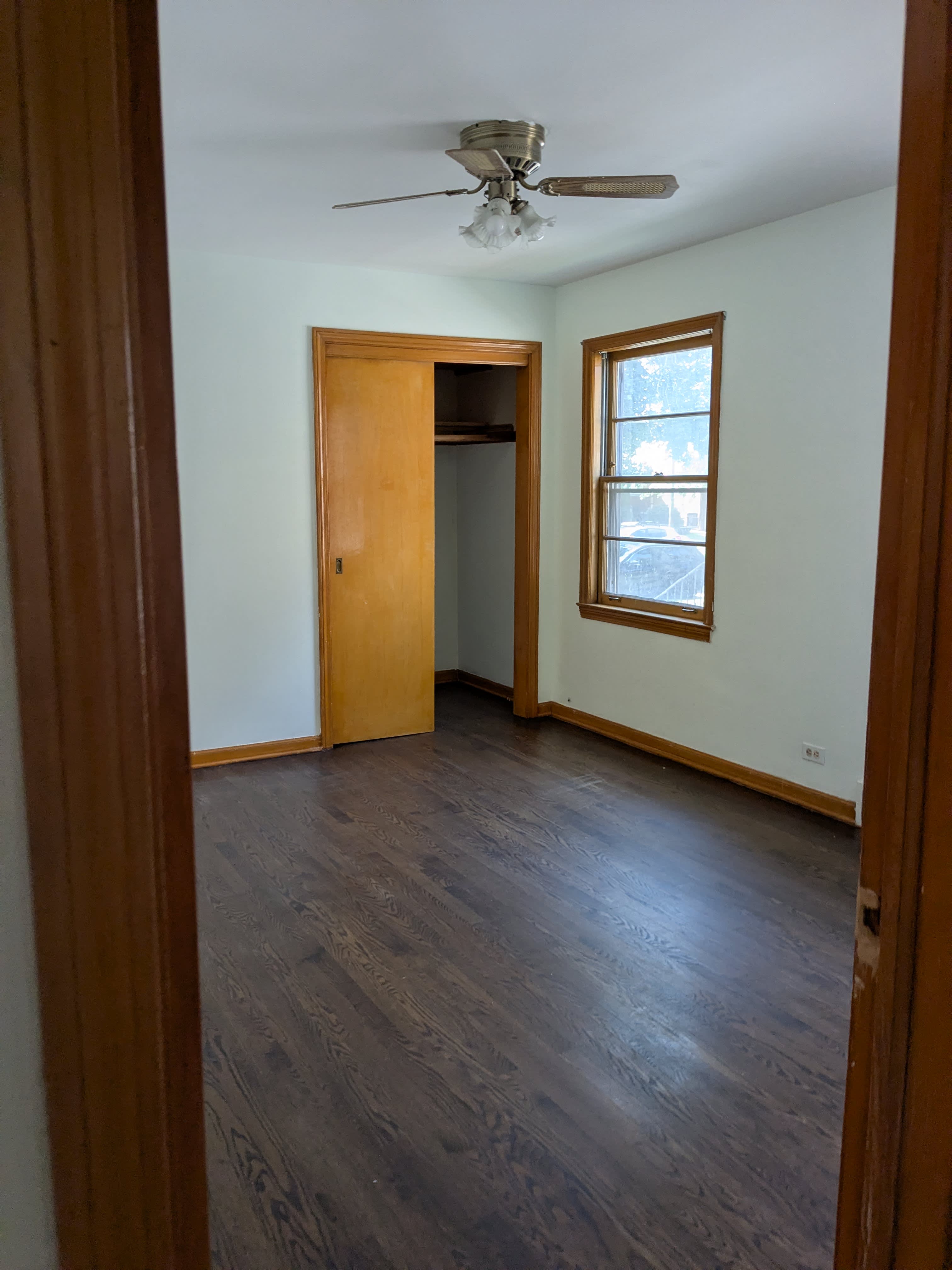 2345 N Rutherford Ave – photo 2