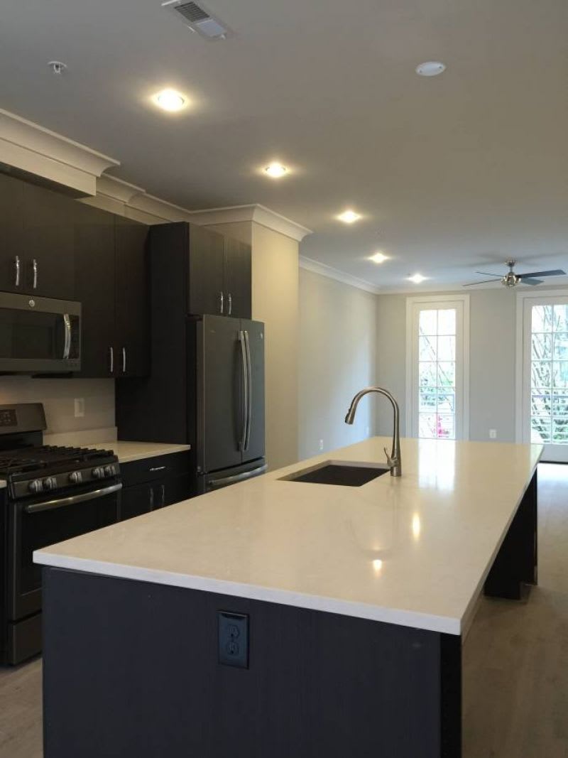 912 N Buchanan Court – photo 2