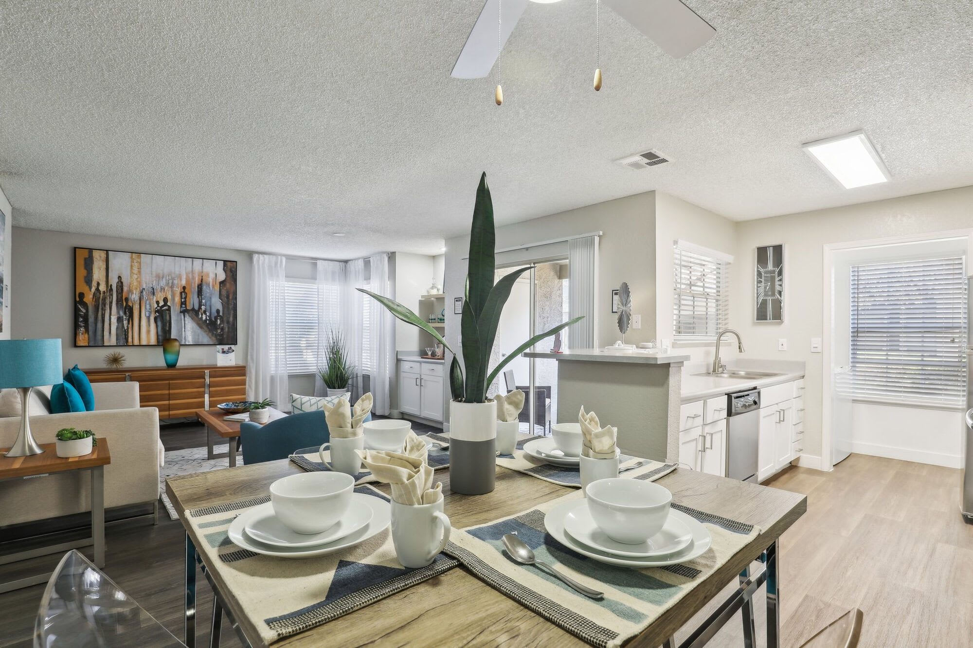 23Twelve Luxe Apartments – photo 2
