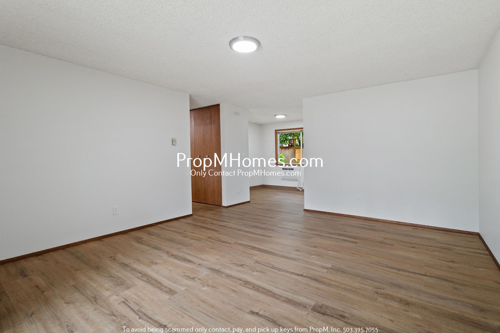Updated 3 Bedroom Home In Aloha Large Fenced Yard – photo 4