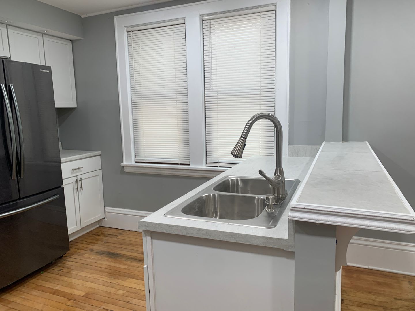 Beautiful 4 Bedroom 2 Bathroom Home In Minneapolis – photo 2