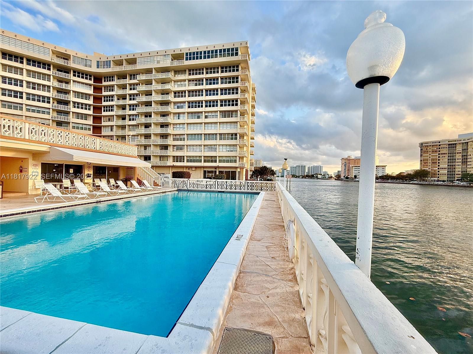1825 South Ocean Drive – photo 5