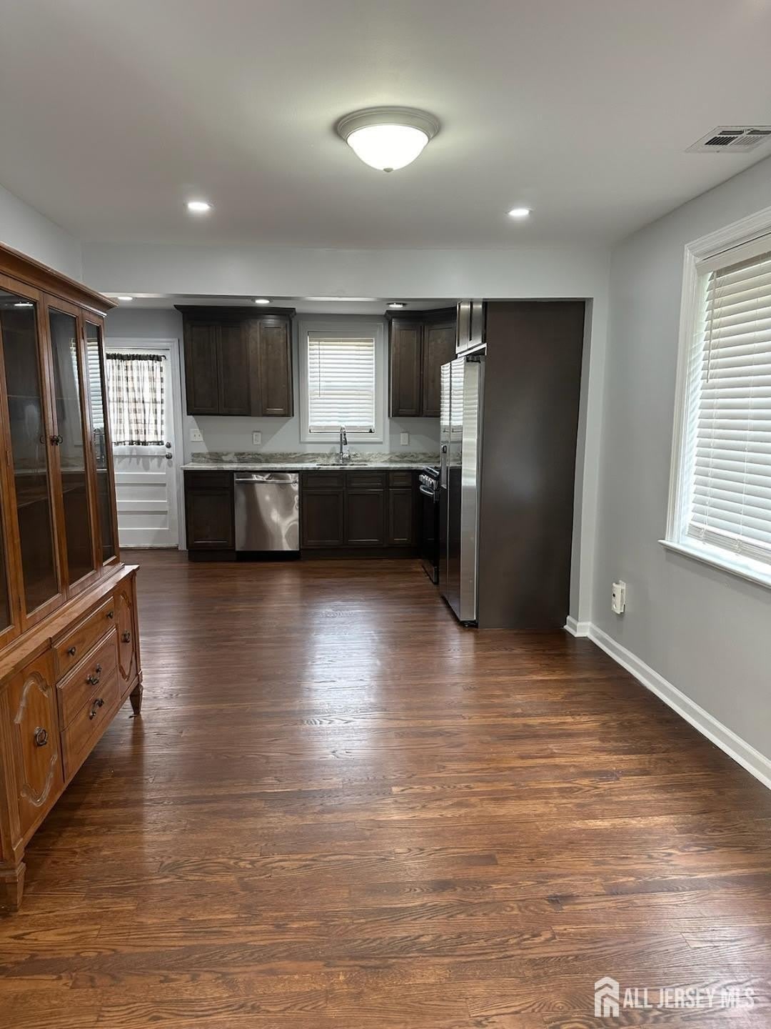 242 Grove Street – photo 3