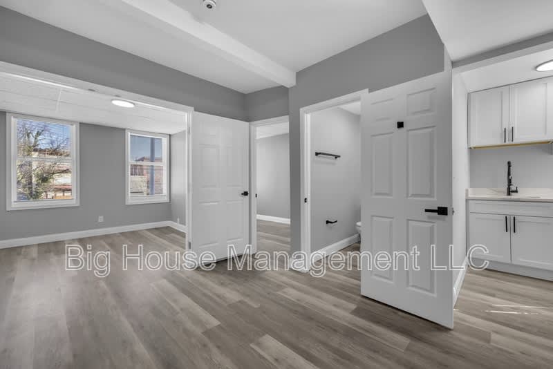 1725 Hollins St – photo 1