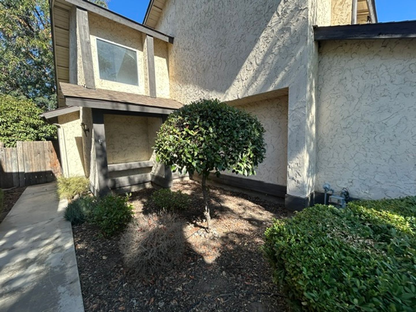 2411 N Bradley – photo 2