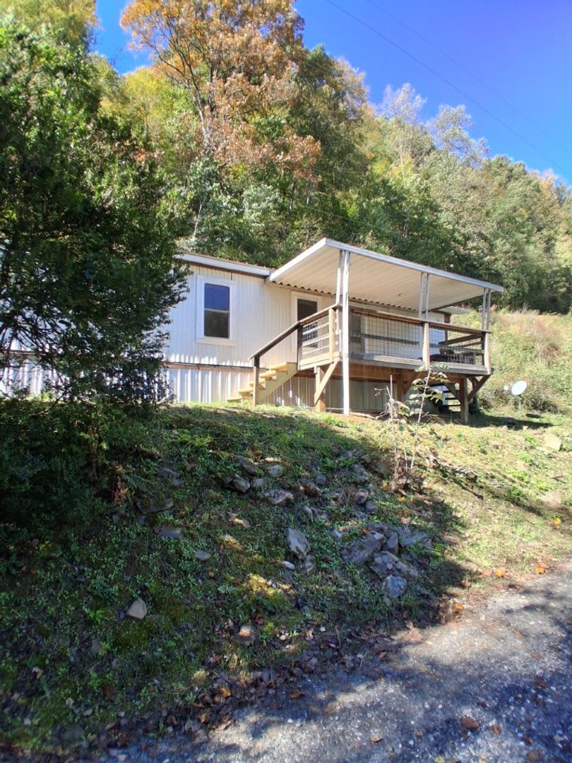1 500 2 Bedroom 1 Bath Mobile Home Sitting On The Tuckasegee River – photo 3