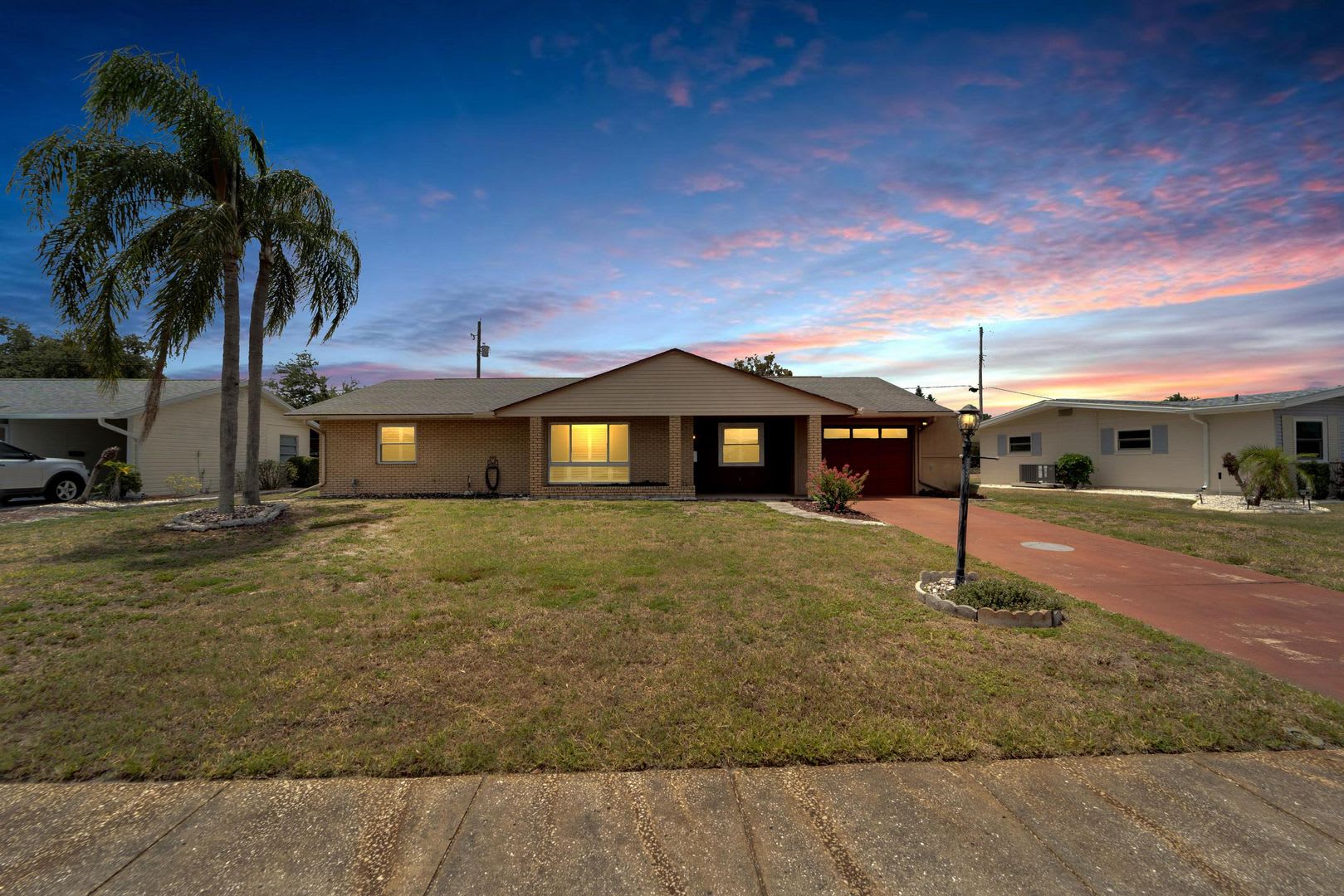 UPDATED 2-BEDROOM HOME IN SUN CITY CENTER 55+ COMMUNITY** – photo 1
