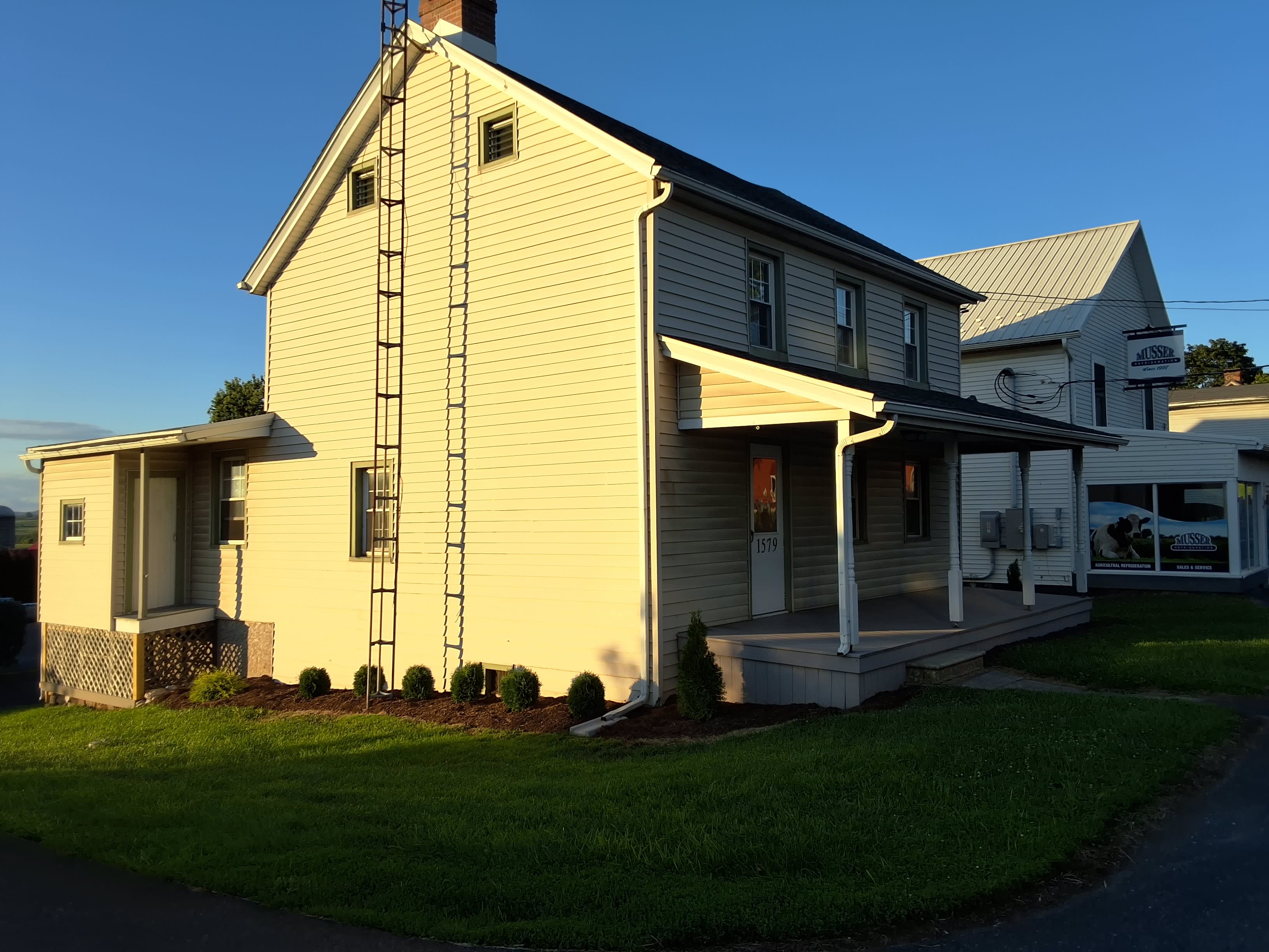 1579 Main St – photo 3